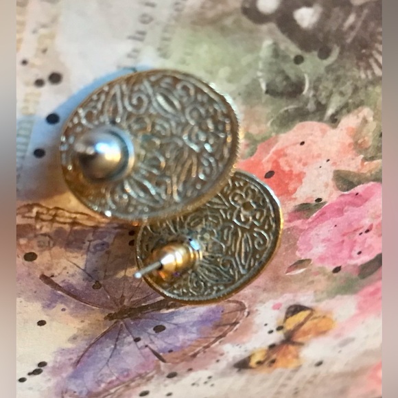 1928 Vintage Goldtone and Faux Pearl Earrings - Picture 3 of 3